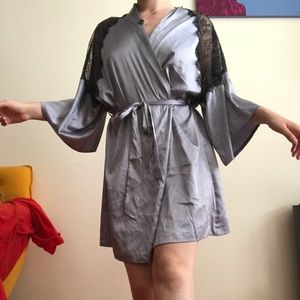 Short silk ride with angel wings